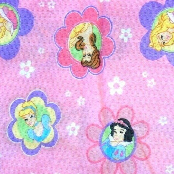 Disney Princess Fabric 1 YD Cinderella Snow White - Picture 3 of 3